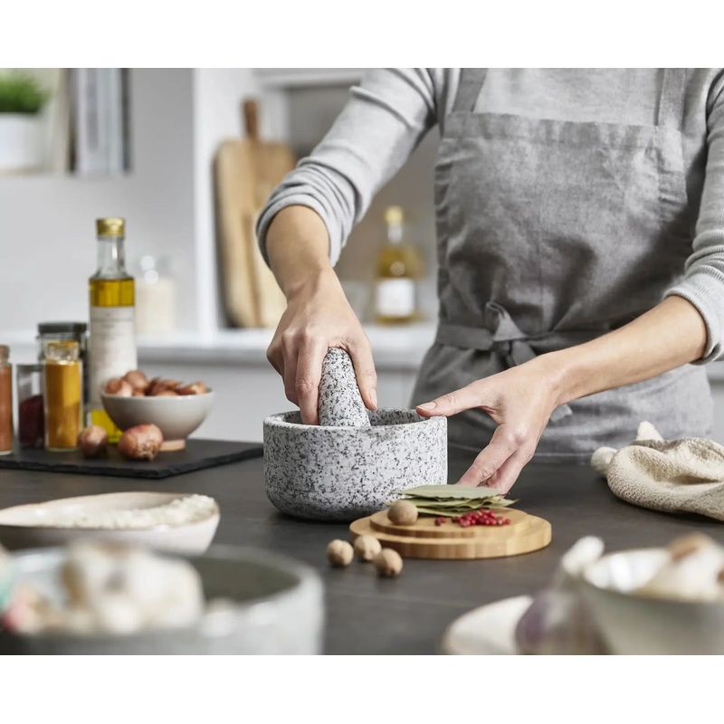 Mortar & Pestle with Bamboo Lid