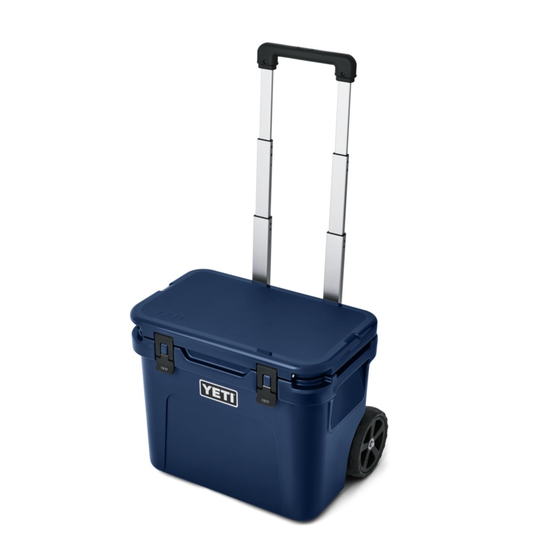 Roadie 32 Wheeled Cooler - Navy