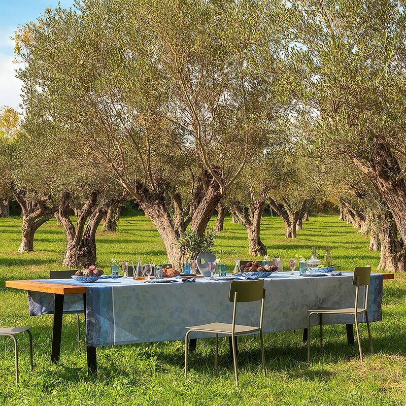 Le Jacquard Franais- Bucolique Blue Linen Tablecloth (69X98)