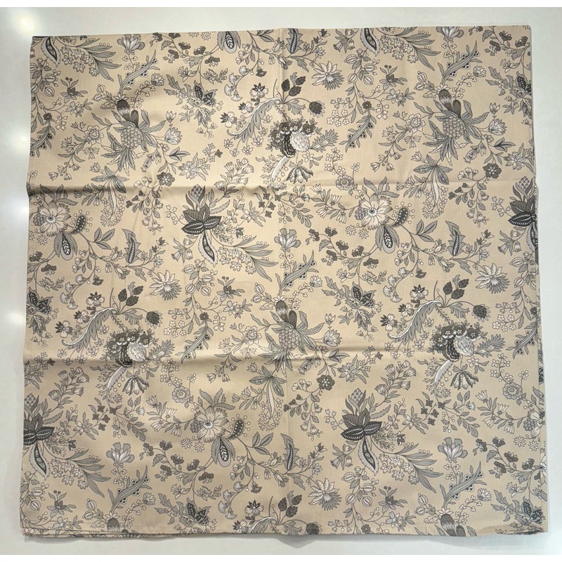 Le Cluny- Le Cluny Versailles Beige Tablecloth (58" Square)