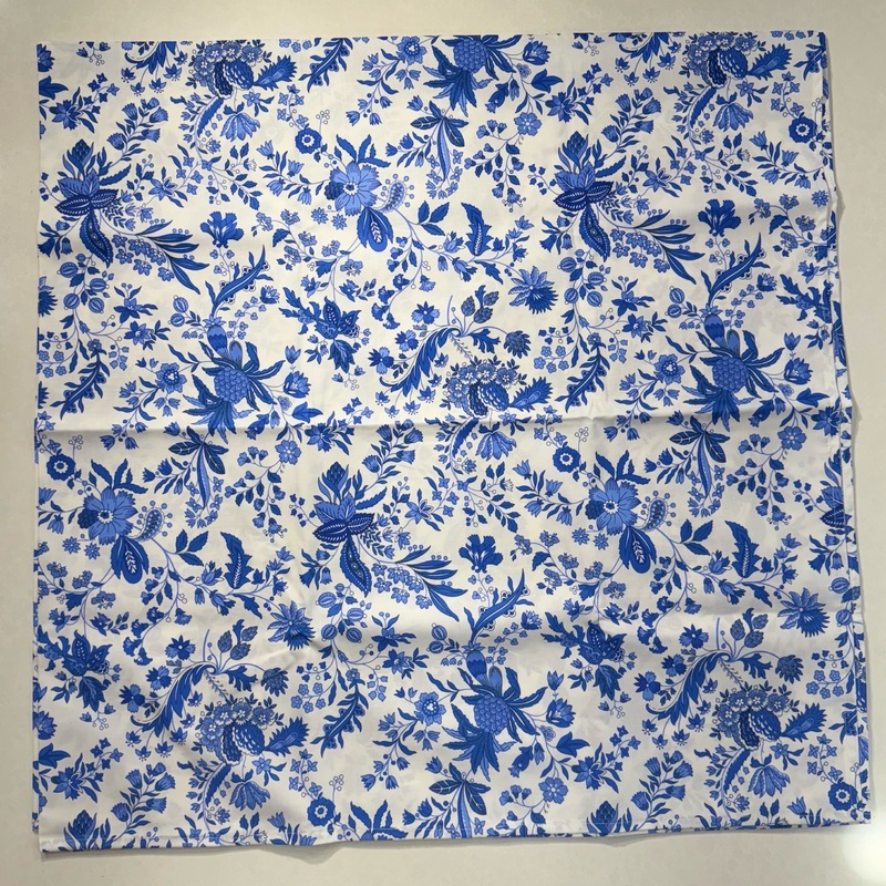 Le Cluny- Provence Versailles White & Blue Tablecloth (60"x 96")