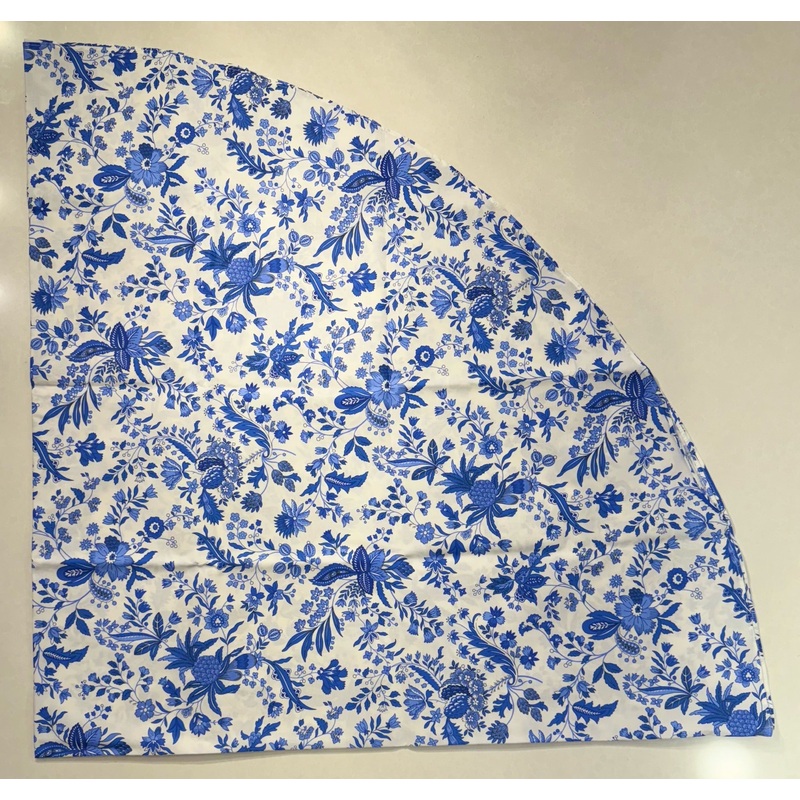 Le Cluny- Provence Versailles White & Blue Tablecloth (70" Round)