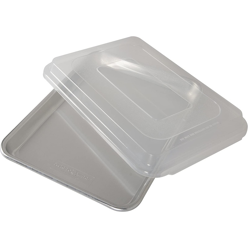 Nordic Ware Quarter Sheet, 9x13, Baking Sheet w/ Lid
