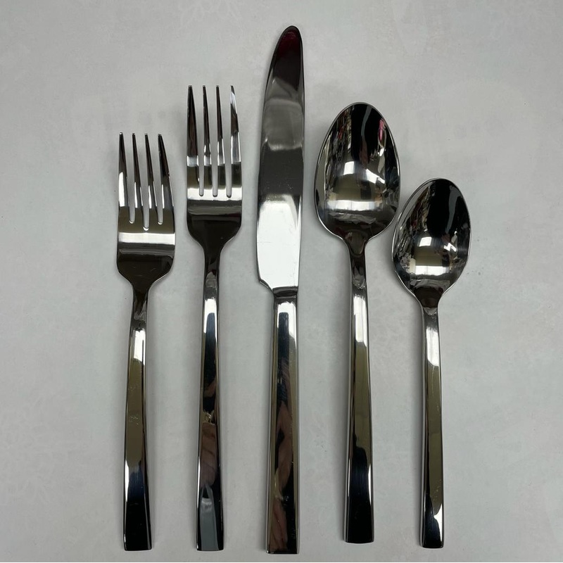 Prestige, Museum Collection Arch 20 Piece Flatware Set, Service for 4
