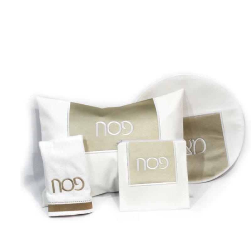 Waterdale Square Pesach Set