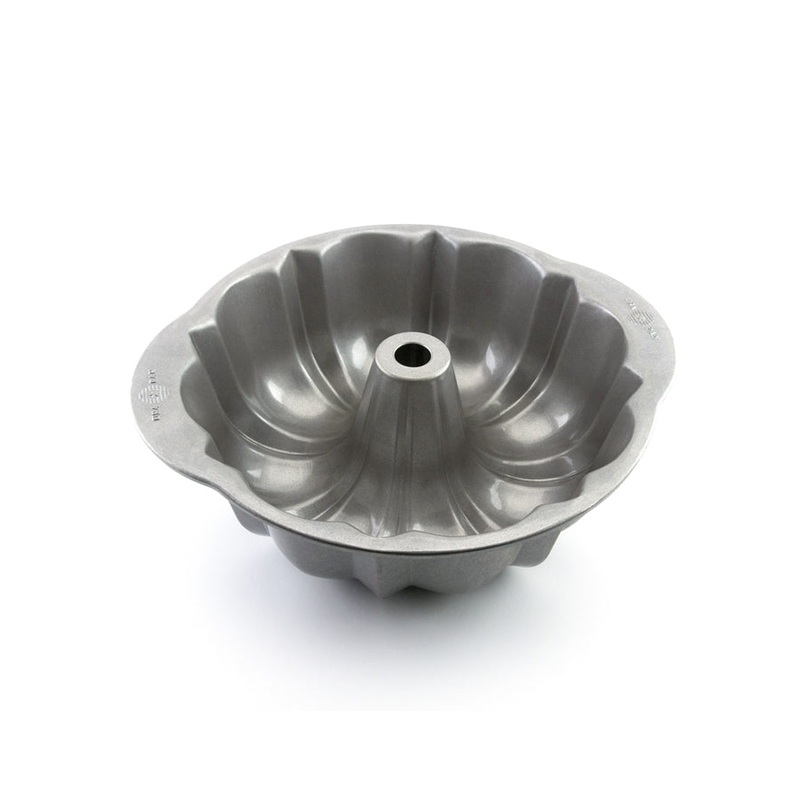 USA PAN Fluted Tube Cake Pan (Bundt)